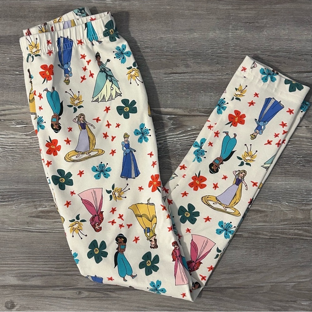Hanna Andersson Cream Princess Print Leggings with Multicolor Floral Accents